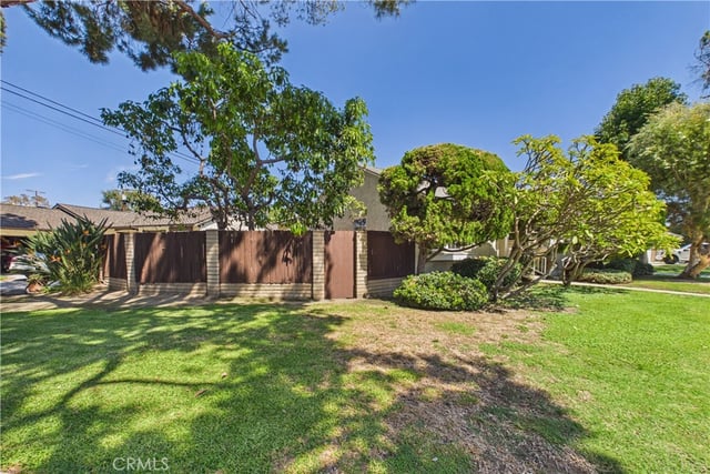 1902 Lees Avenue, Long Beach, CA 90815 — photo 4 of 41