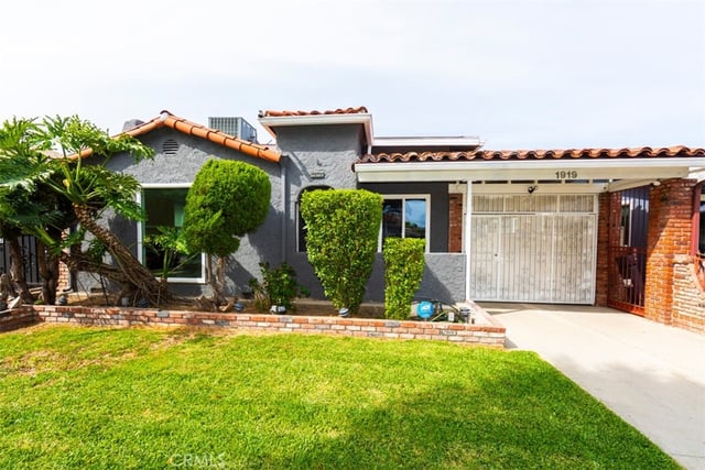 1919 W 82nd, Los Angeles, CA 90047 — photo 3 of 75