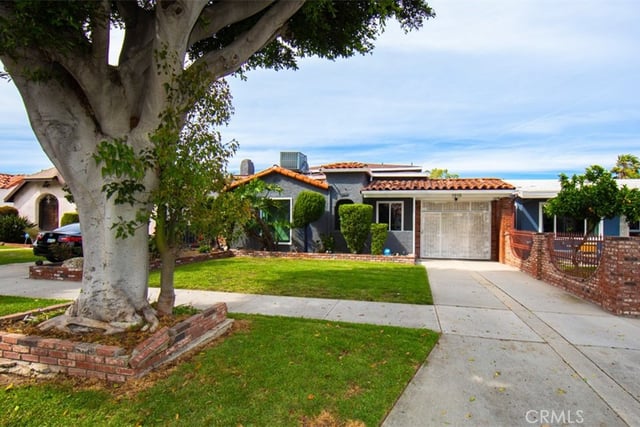 1919 W 82nd, Los Angeles, CA 90047 — photo 6 of 75