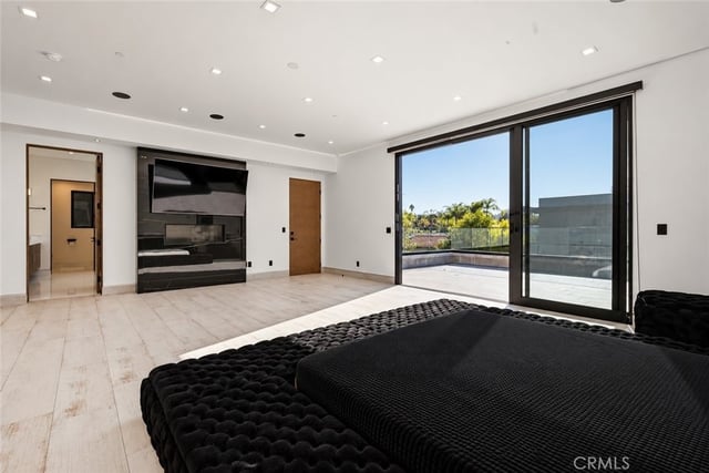5239 Avenida Hacienda, Tarzana, CA 91356 — photo 13 of 75