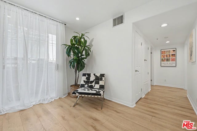 8559 Alcott Street 104, Los Angeles, CA 90035 — photo 13 of 33