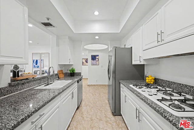 8559 Alcott Street 104, Los Angeles, CA 90035 — photo 5 of 33