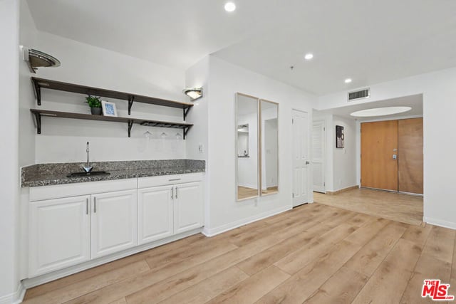 8559 Alcott Street 104, Los Angeles, CA 90035 — photo 9 of 33