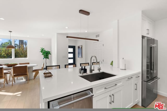 3464 Greenwood Avenue, Los Angeles, CA 90066 — photo 5 of 66