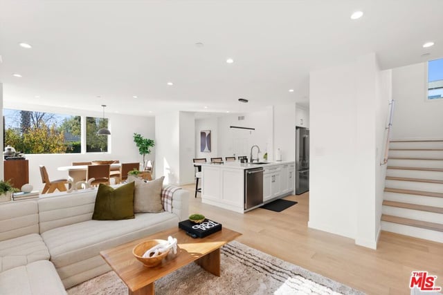 3464 Greenwood Avenue, Los Angeles, CA 90066 — photo 8 of 66