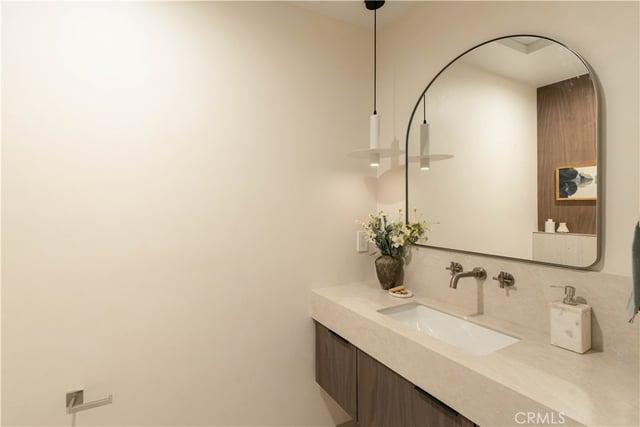 6132 W 82nd, Los Angeles, CA 90045 — photo 11 of 54