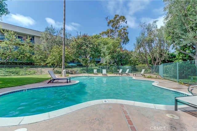 576 N Bellflower Boulevard 303, Long Beach, CA 90814 — photo 25 of 37
