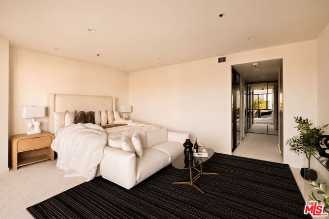 10560 Wilshire Boulevard 404, Los Angeles, CA 90024 — photo 27 of 45