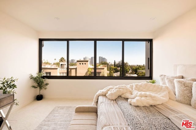 10560 Wilshire Boulevard 404, Los Angeles, CA 90024 — photo 31 of 45