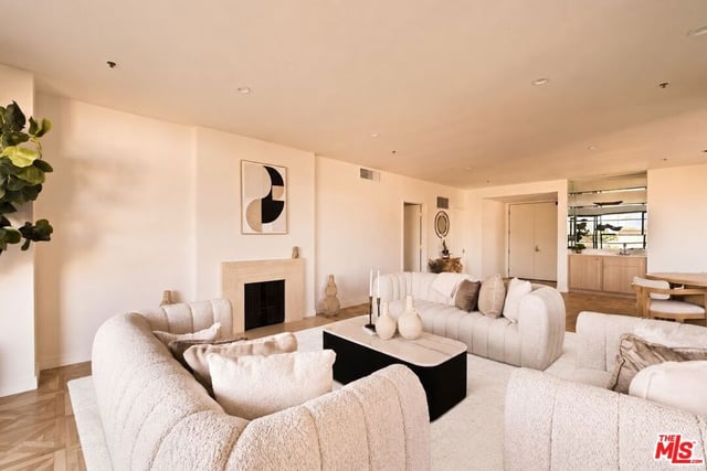 10560 Wilshire Boulevard 404, Los Angeles, CA 90024 — photo 4 of 45