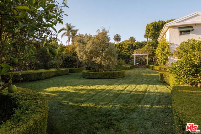 143 Marguerita Avenue, Santa Monica, CA 90402 — photo 28 of 40