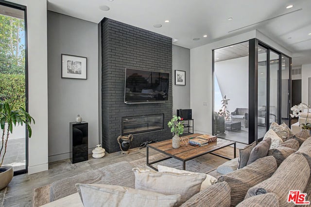 622 S Sycamore Avenue, Los Angeles, CA 90036 — photo 10 of 56