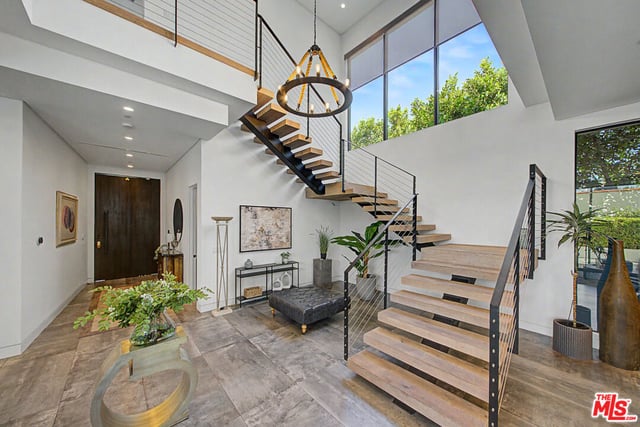 622 S Sycamore Avenue, Los Angeles, CA 90036 — photo 4 of 56