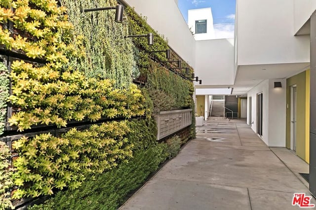 1433 14th Street 15, Santa Monica, CA 90404 — photo 2 of 25