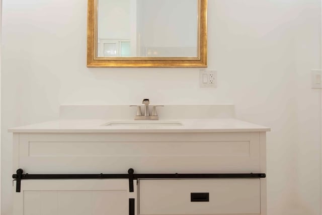 1330 W 48th, Los Angeles, CA 90037 — photo 18 of 41