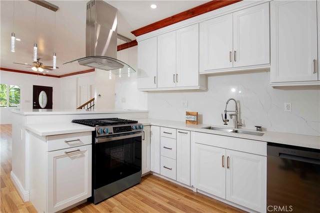 1330 W 48th, Los Angeles, CA 90037 — photo 5 of 41