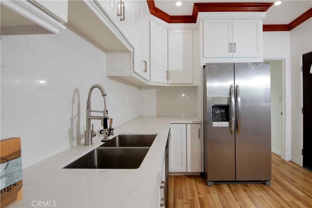 1330 W 48th, Los Angeles, CA 90037 — photo 7 of 41