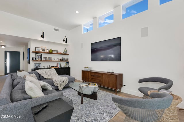 4500 Stark Avenue, Woodland Hills, CA 91364 — photo 12 of 39
