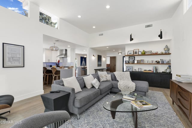 4500 Stark Avenue, Woodland Hills, CA 91364 — photo 13 of 39