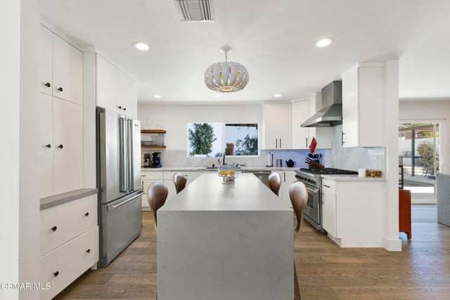 4500 Stark Avenue, Woodland Hills, CA 91364 — photo 15 of 39