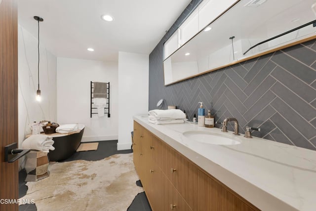 4500 Stark Avenue, Woodland Hills, CA 91364 — photo 30 of 39
