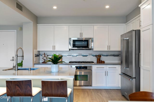 111 S De Lacey Avenue 304, Pasadena, CA 91105 — photo 15 of 59