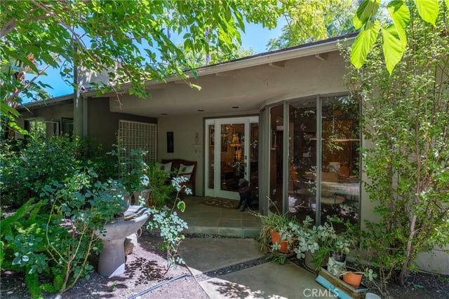 4956 Hood Drive, Woodland Hills, CA 91364 — photo 5 of 41