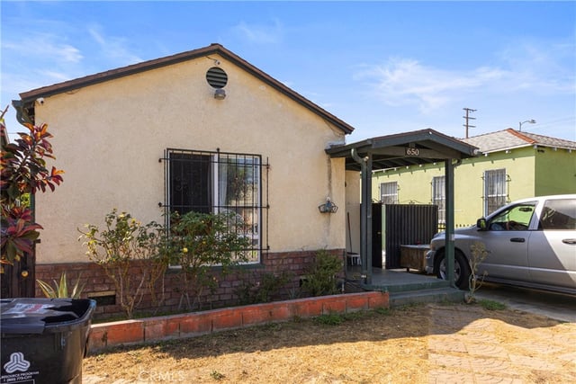 650 W 107th Street, Los Angeles, CA 90044 — photo 3 of 12