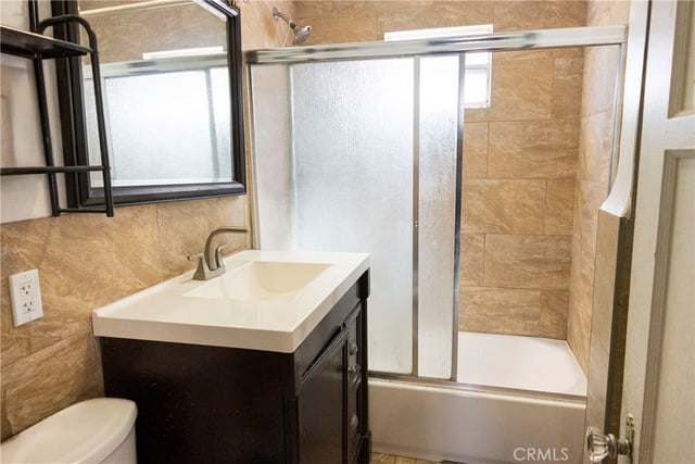 650 W 107th Street, Los Angeles, CA 90044 — photo 7 of 12