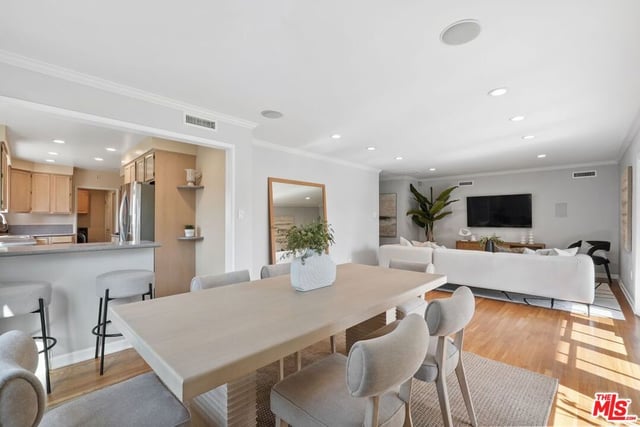 5812 S Garth Avenue, Los Angeles, CA 90056 — photo 16 of 56