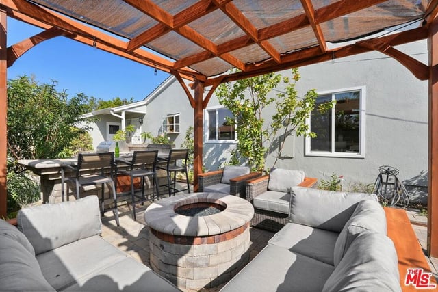 5812 S Garth Avenue, Los Angeles, CA 90056 — photo 30 of 56