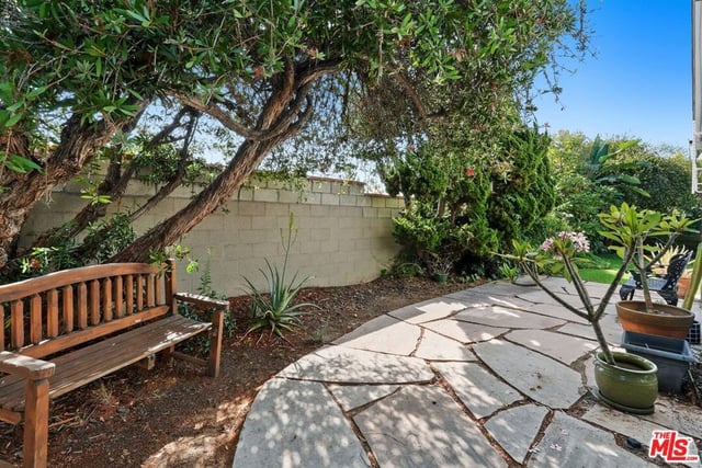 5812 S Garth Avenue, Los Angeles, CA 90056 — photo 32 of 56