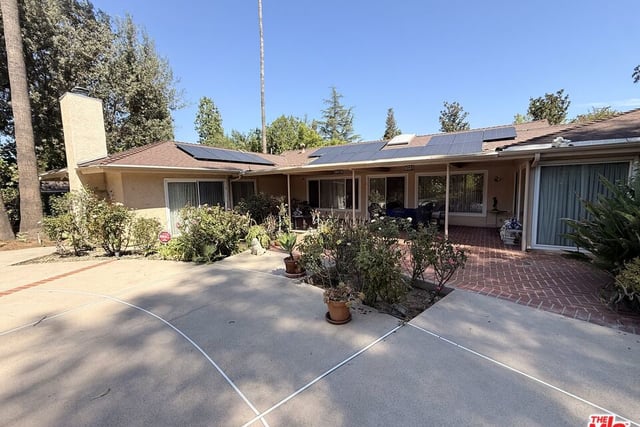 5429 Corbin Avenue, Los Angeles, CA 91356 — photo 42 of 44