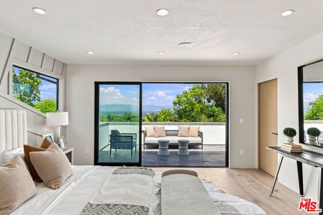 4949 Bilmoor Avenue, Tarzana, CA 91356 — photo 13 of 32