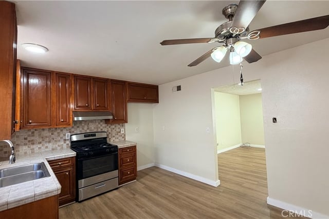5242 Linden Avenue, Long Beach, CA 90805 — photo 14 of 38