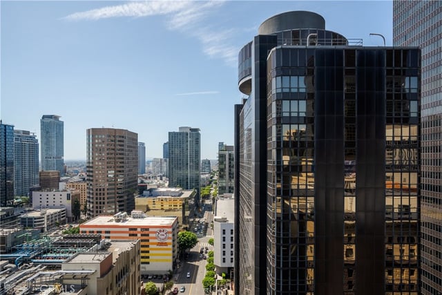 655 S Hope Street 704, Los Angeles, CA 90017 — photo 18 of 21