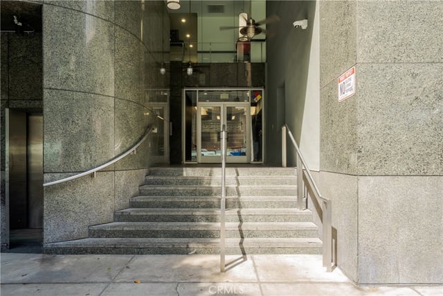 655 S Hope Street 704, Los Angeles, CA 90017 — photo 21 of 21