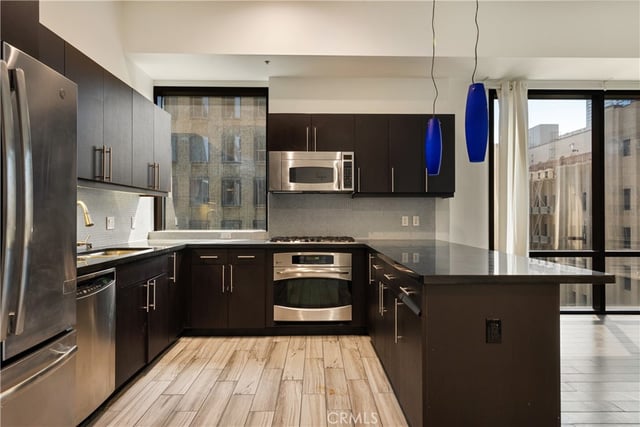 655 S Hope Street 704, Los Angeles, CA 90017 — photo 4 of 21