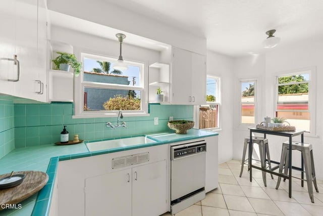 199 S Catalina Street, Ventura, CA 93001 — photo 12 of 30