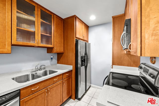 5651 Sumner Way 203, Culver City, CA 90230 — photo 20 of 32