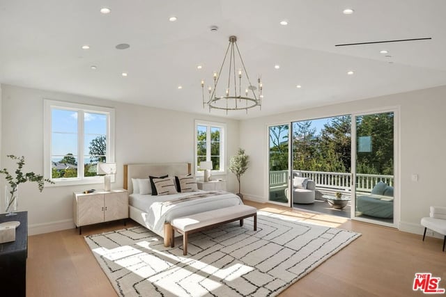 1675 San Remo Drive, Pacific Palisades, CA 90272 — photo 19 of 41