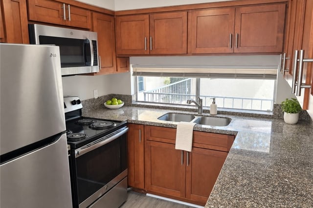 500 Evergreen 307, Inglewood, CA 90302 — photo 8 of 19