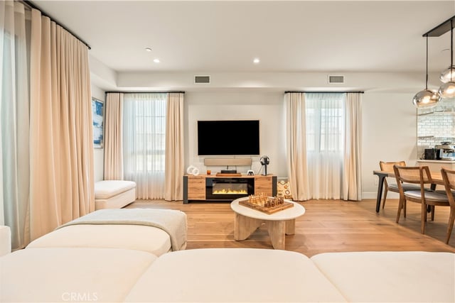 10612 Bloomfield Street, Toluca Lake, CA 91602 — photo 17 of 38