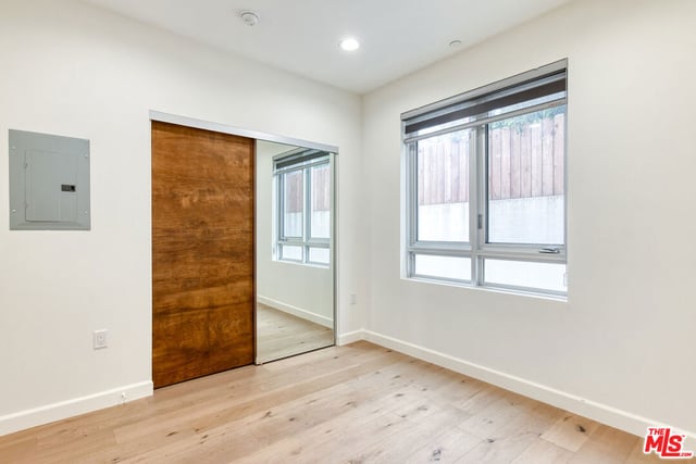 4813 Oakwood Avenue 103, Los Angeles, CA 90004 — photo 14 of 20