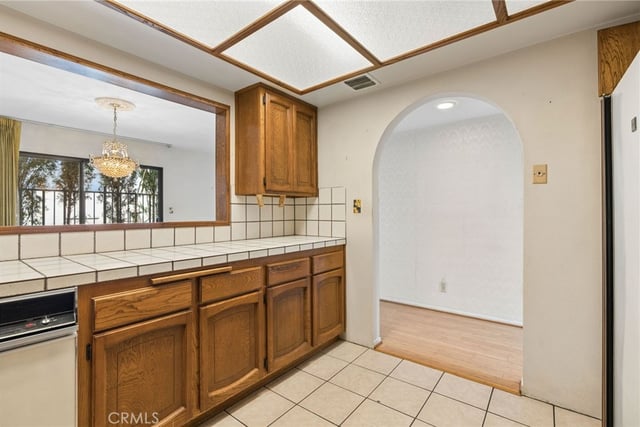 2431 Claremont, Los Angeles, CA 90027 — photo 20 of 72