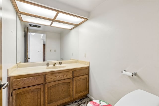 2431 Claremont, Los Angeles, CA 90027 — photo 26 of 72