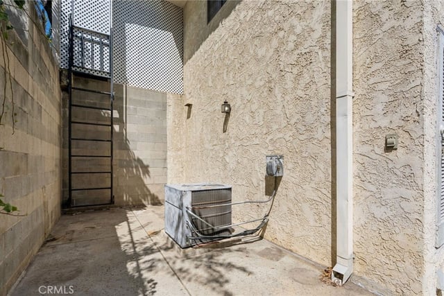 2431 Claremont, Los Angeles, CA 90027 — photo 60 of 72