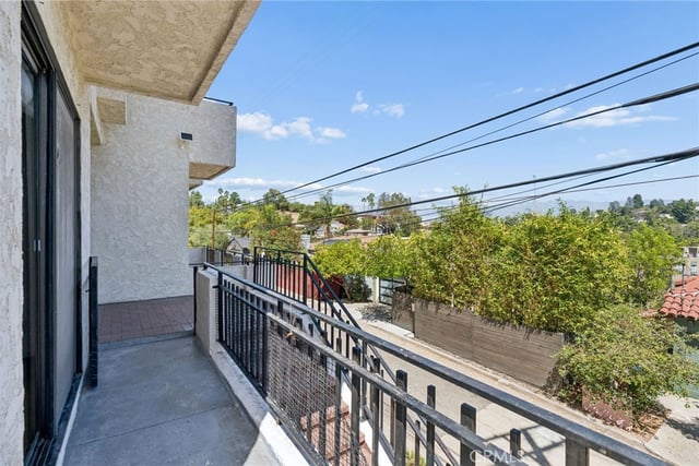 2431 Claremont, Los Angeles, CA 90027 — photo 62 of 72