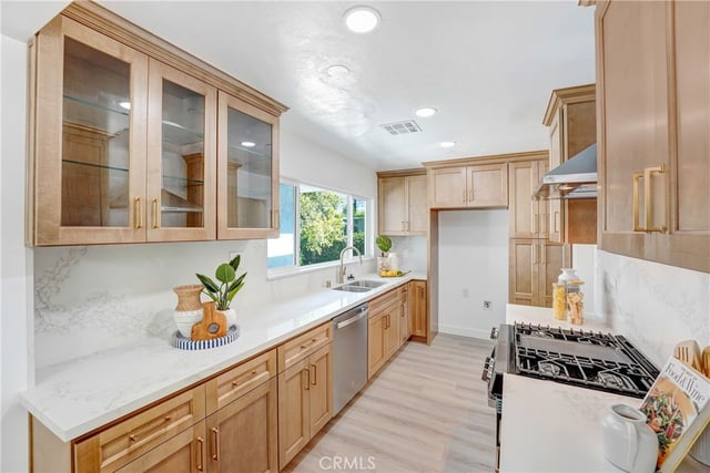 20919 Costanso Street, Woodland Hills, CA 91364 — photo 8 of 34