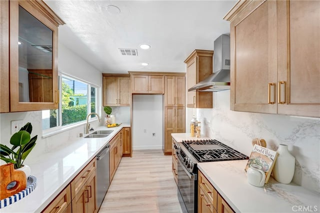 20919 Costanso Street, Woodland Hills, CA 91364 — photo 9 of 34